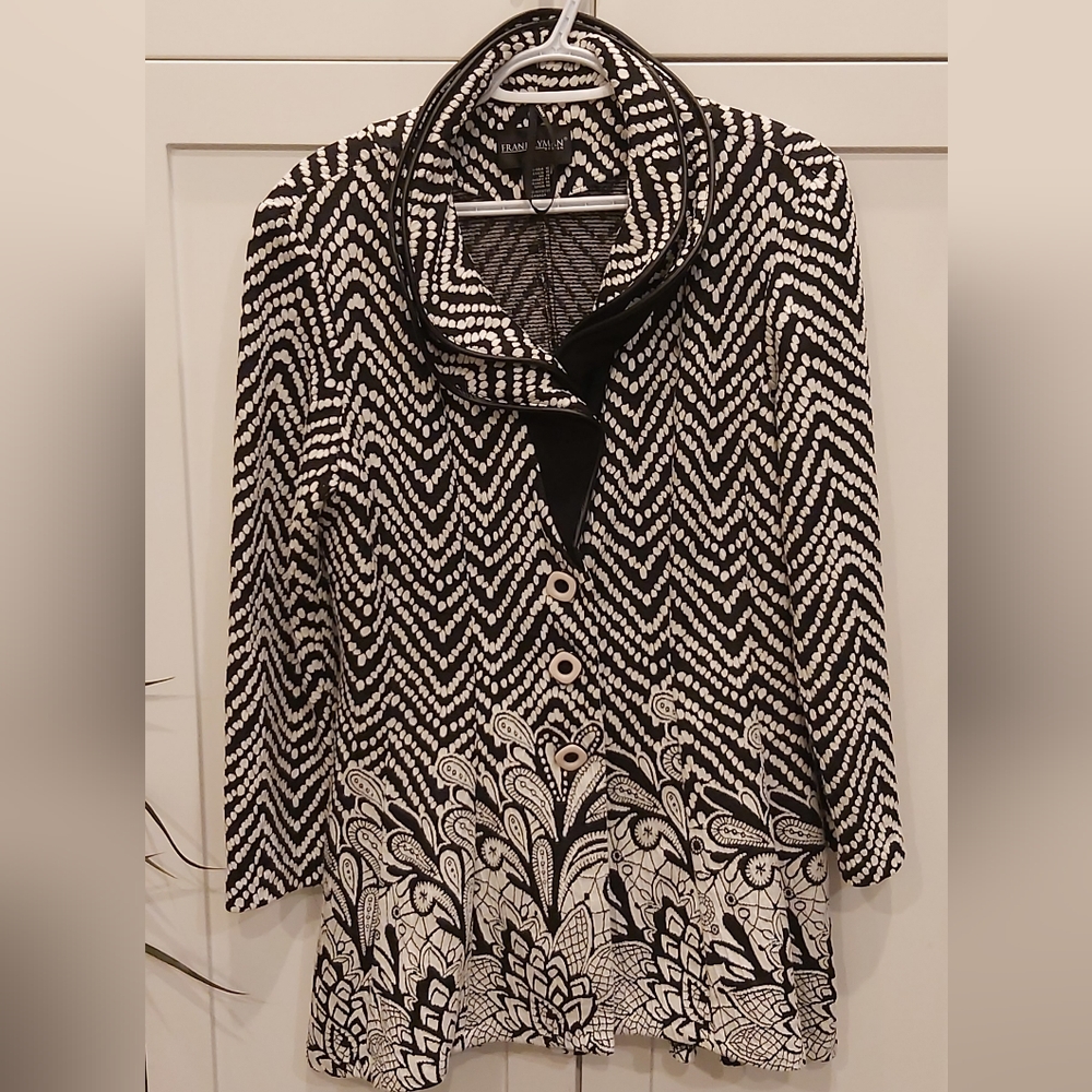 Frank Lyman Designs knit jacket